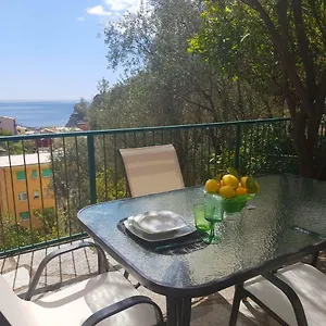 Chez Reny Terrazza Vista Mare Apartment